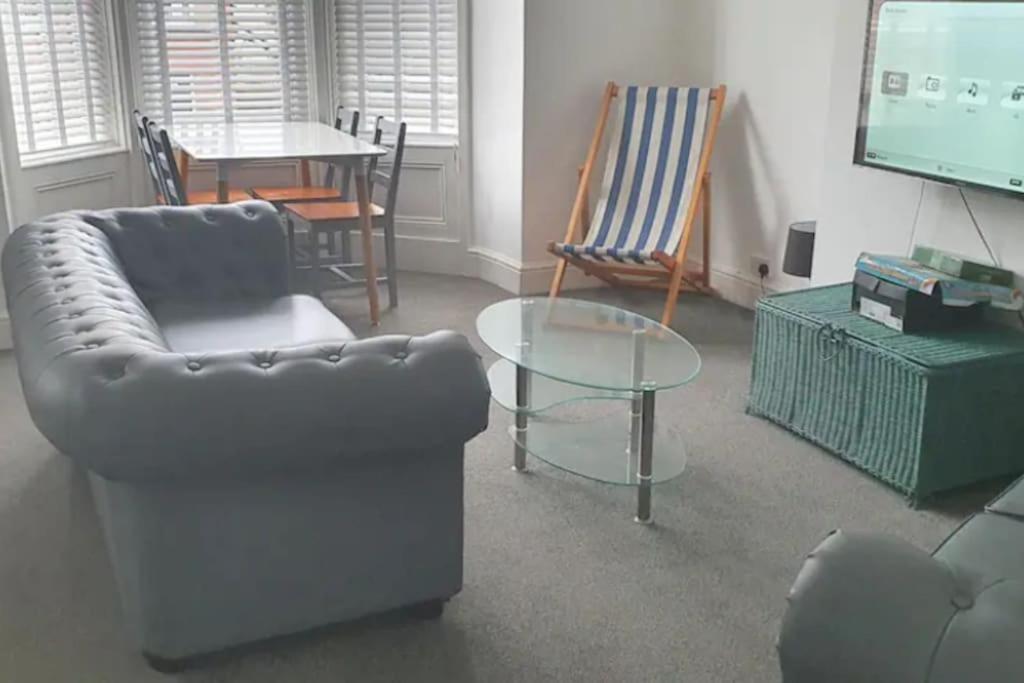 Orme View Dog Friendly Apartment Llandudno Exterior photo