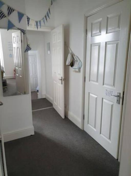 Orme View Dog Friendly Apartment Llandudno Exterior photo