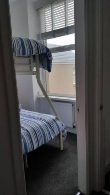 Orme View Dog Friendly Apartment Llandudno Exterior photo